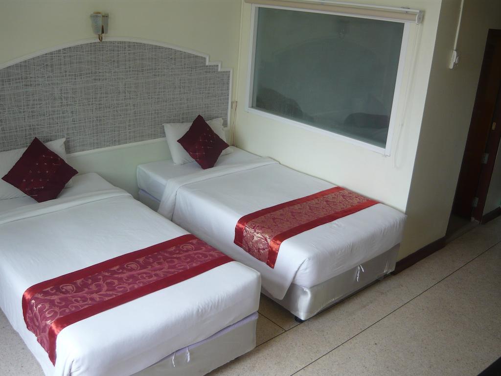 Morakot Twin Chumphon Exterior foto