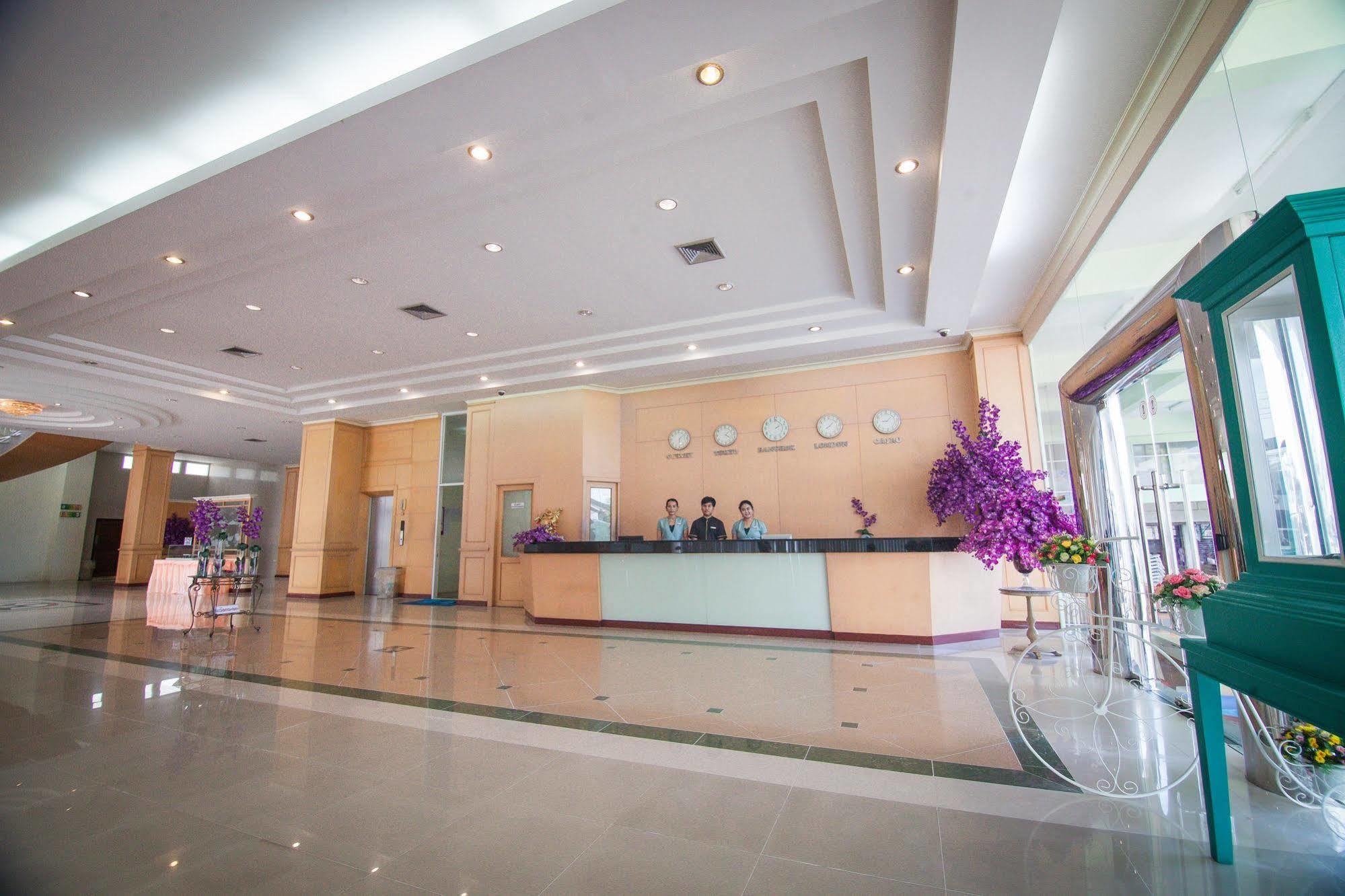 Morakot Twin Chumphon Exterior foto